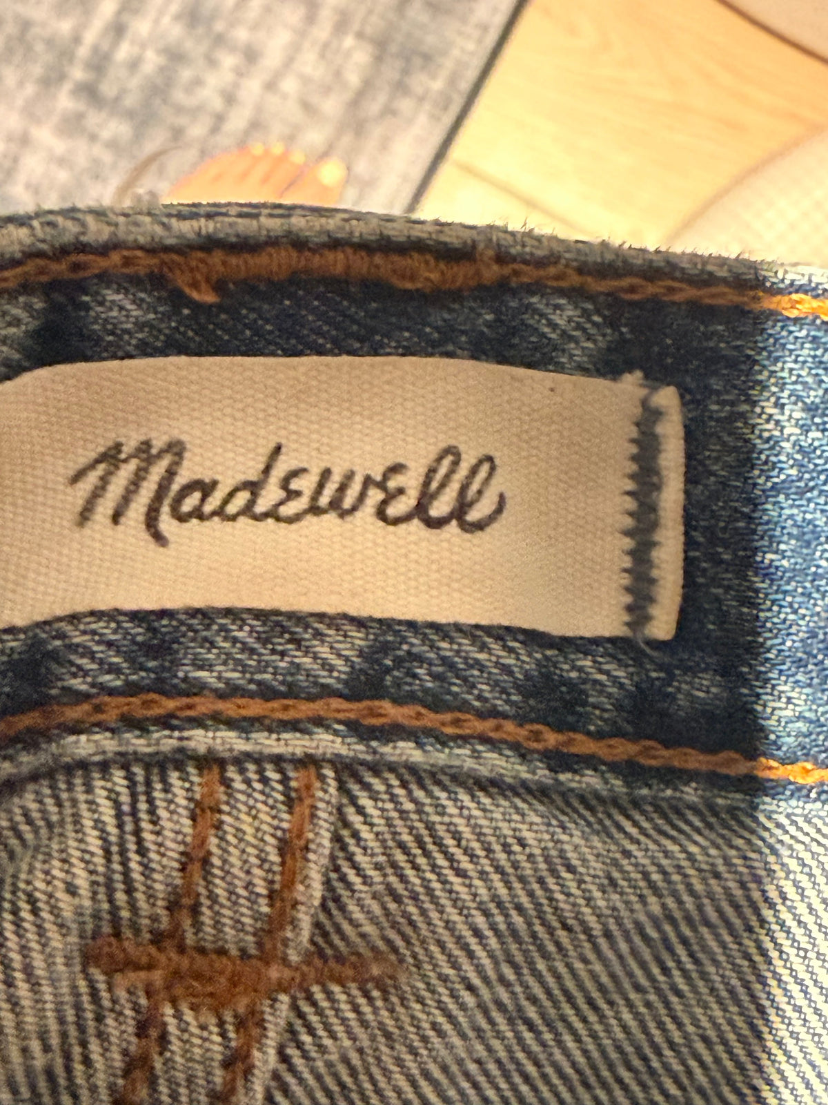 Madewell The Darted Barrel-Leg Medium Blue Jeans - Size 25 - Image 4