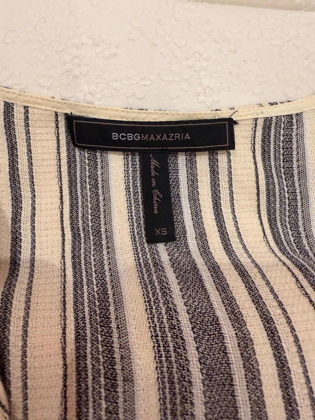 BCBGMAXAZRIA XS Black and Ivory Cotton Rayon Fringe Shell Top - Image 2