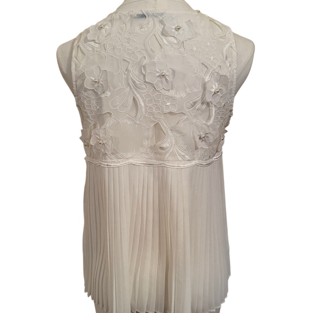 Alice & Olivia White Applique Beaded Sleeveless Blouse XS