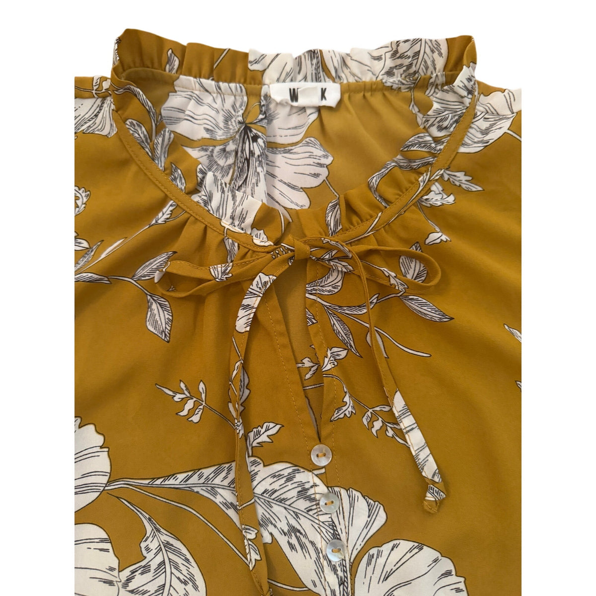 West K Sleeveless V & Button & Tie-Front Ruffle Collar Blouse Mustard Floral - L