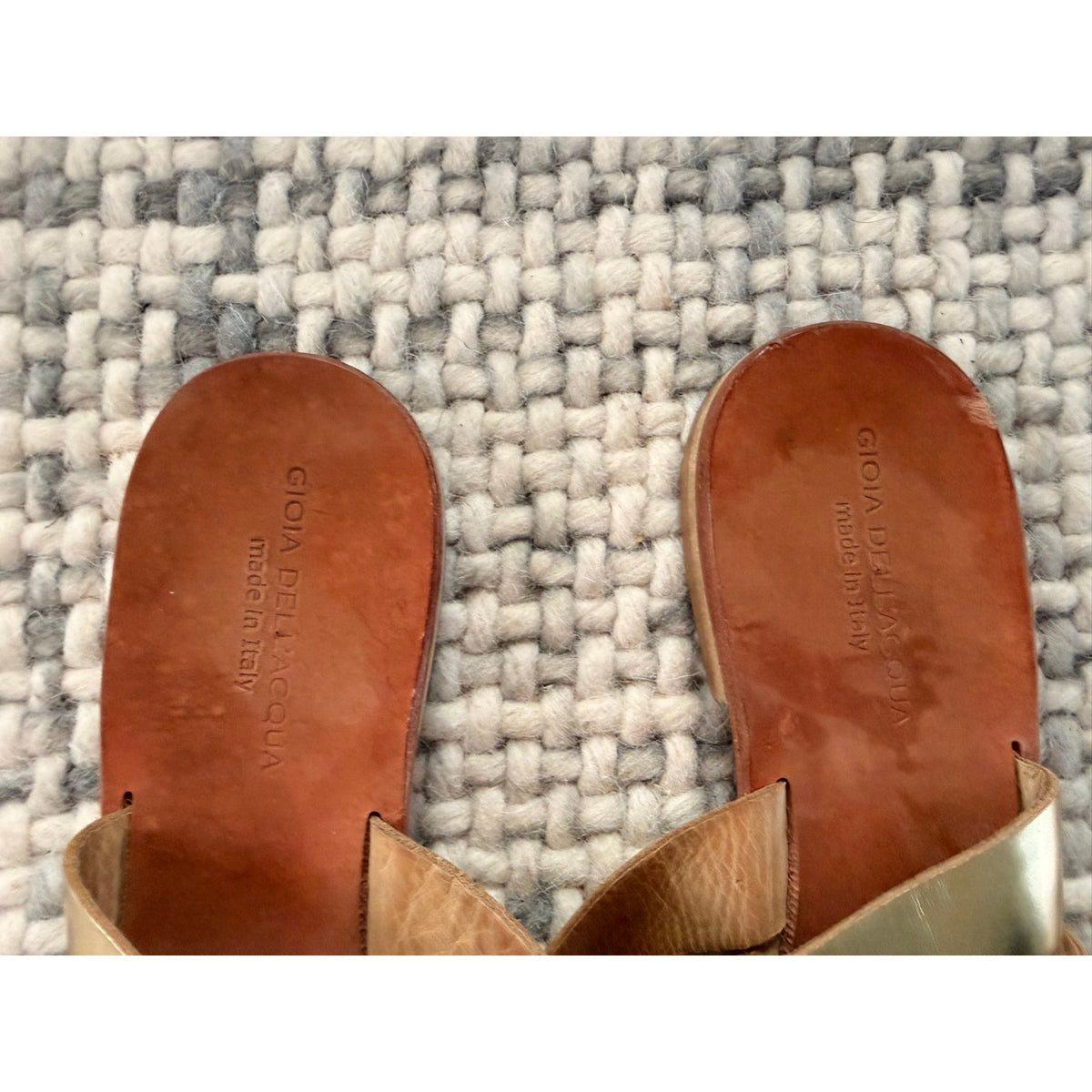 Gioia Dell’Acqua Gold Metallic Leather Toe-Loop Sandals Italy - Size 41