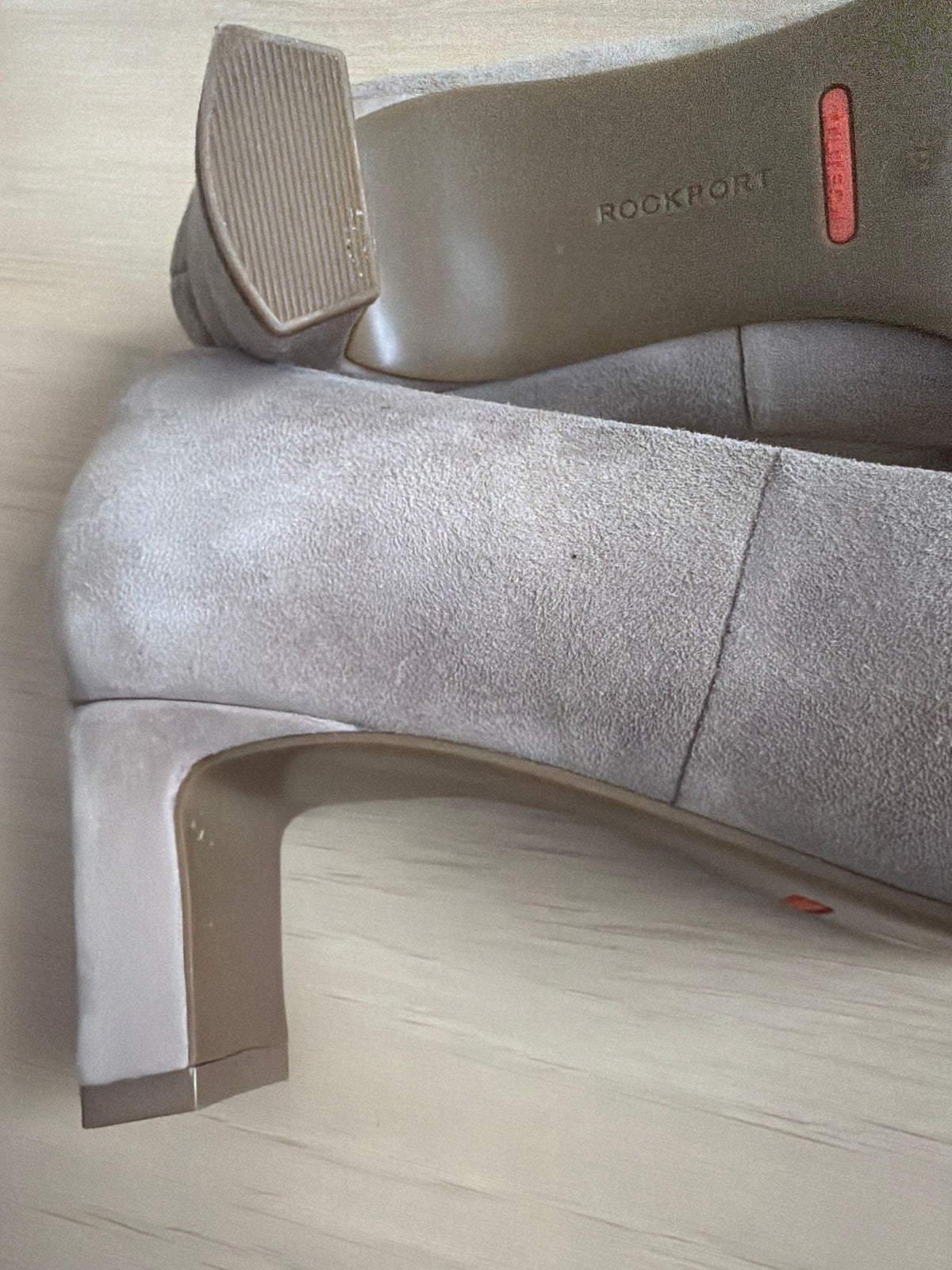 Rockport Total motion Blush Suede 2inch Heel size 7 - Image 6