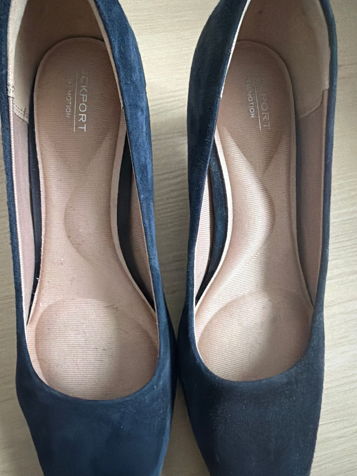 Rockport Total Motion Navy Suede 2” Heel Size 7M - Image 2