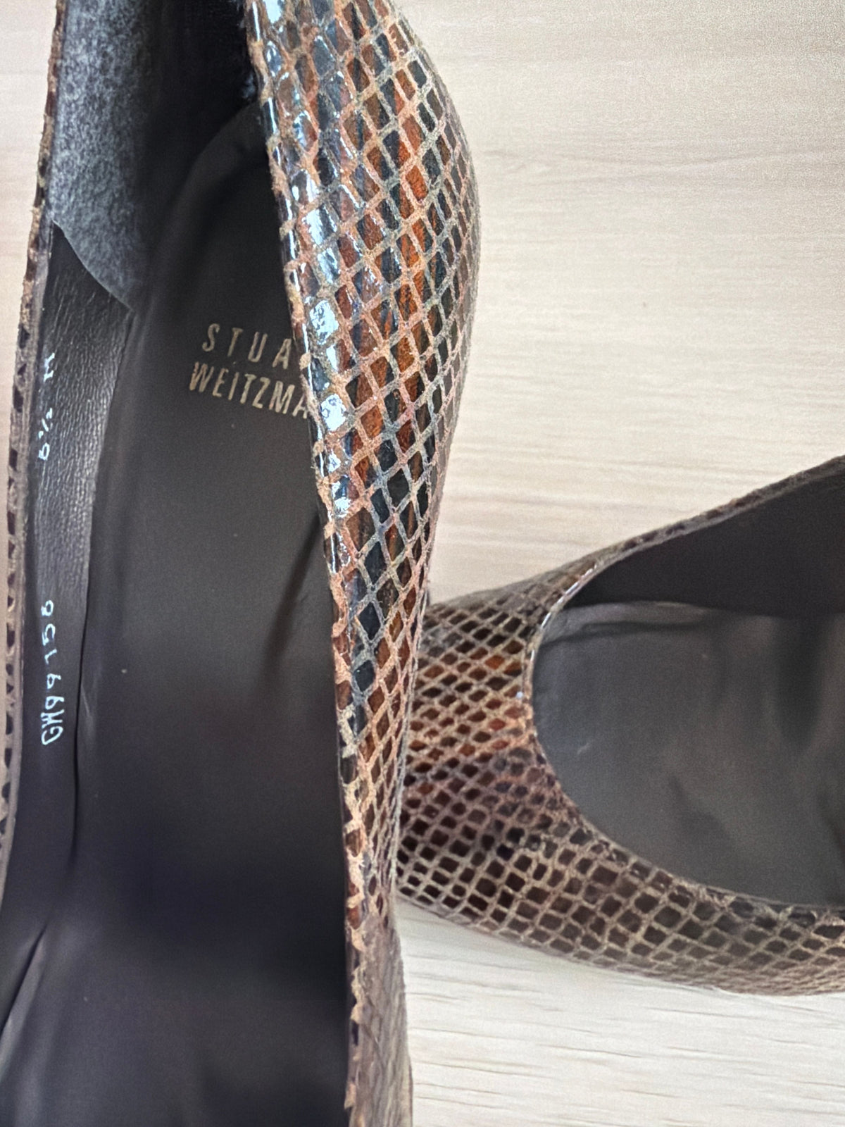 Stuart Weitzman Snake Effect Embossed Brown Black Red Heels 6.5 - Image 3